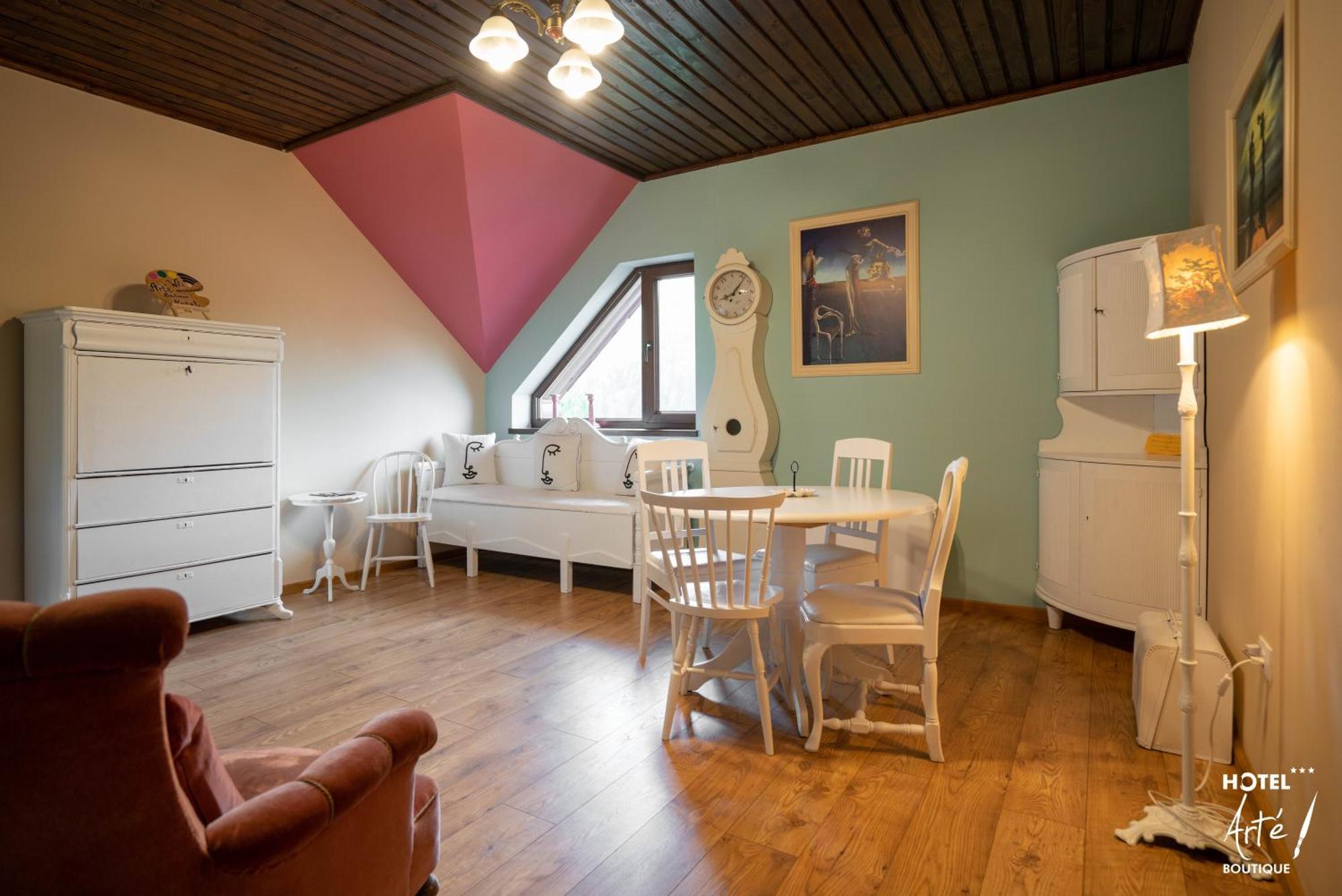 Art'E Boutique Rooms Бэиле-Тушнад Экстерьер фото