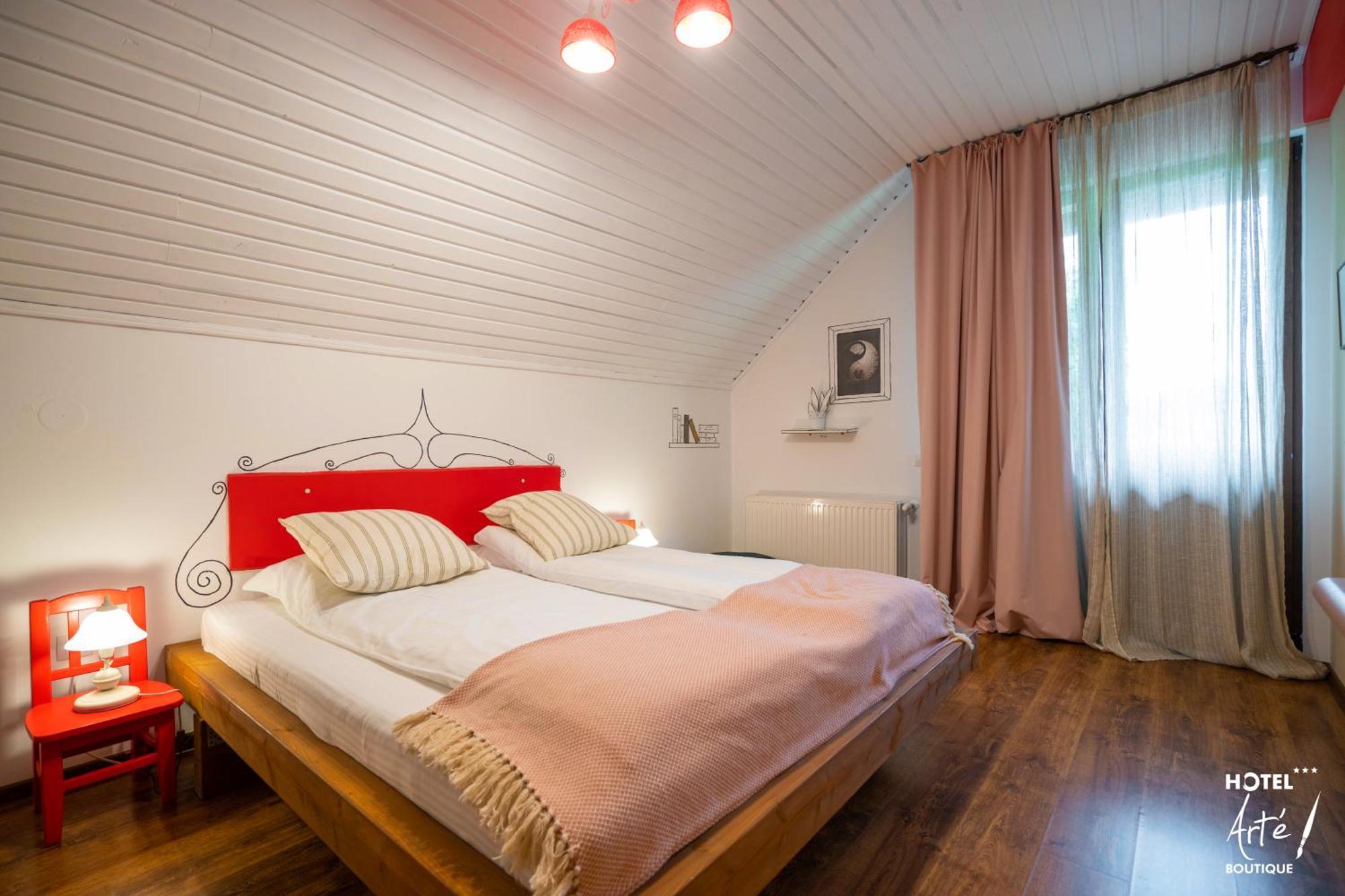 Art'E Boutique Rooms Бэиле-Тушнад Экстерьер фото